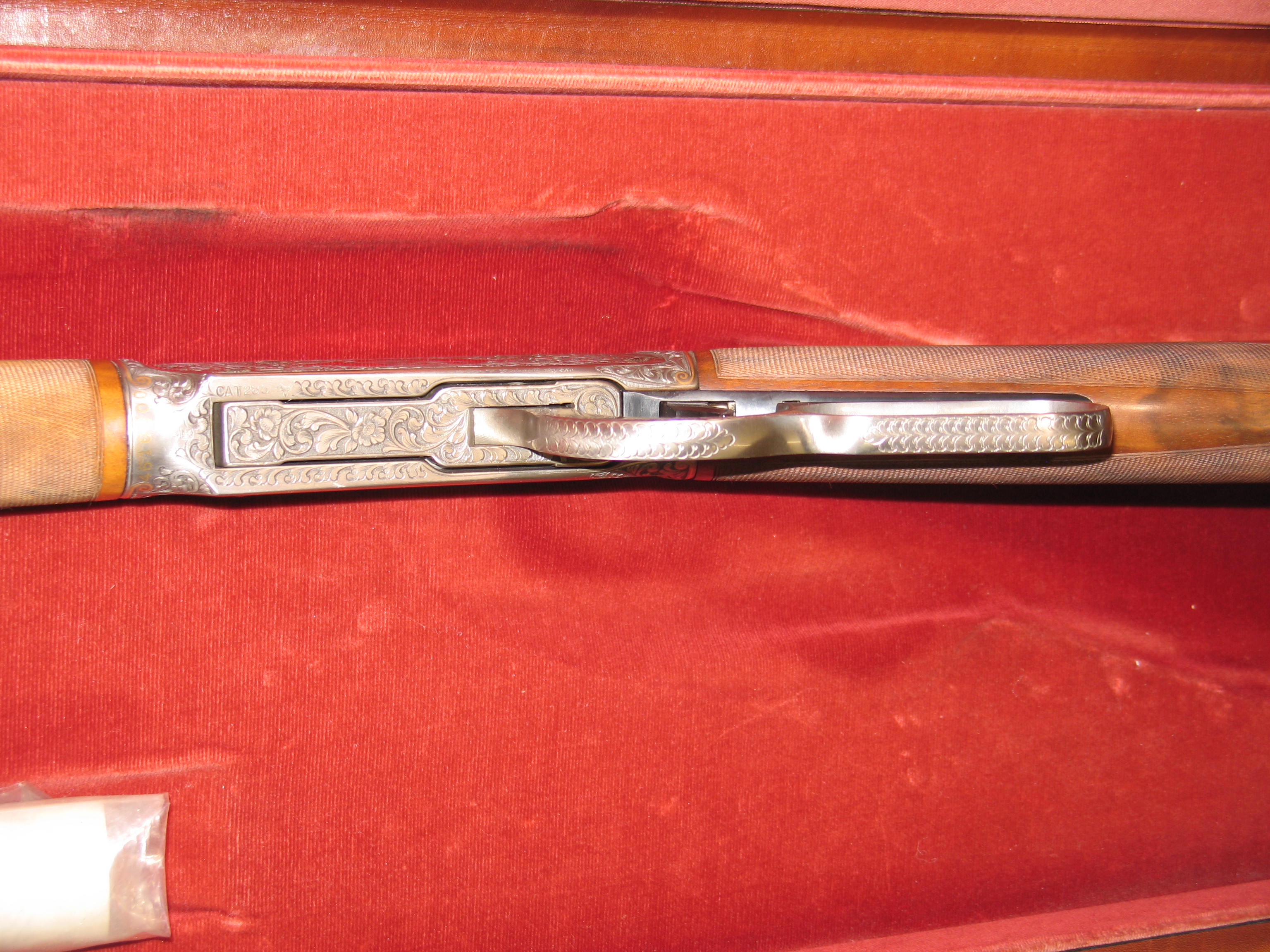 Winchester modello commemorativo 'one of one thousand' prodotto in serie limitata di 250 esemplari, incisa dal maestro Cesare Giovanelli di Brescia con riporti in oro. .30-30 Win.